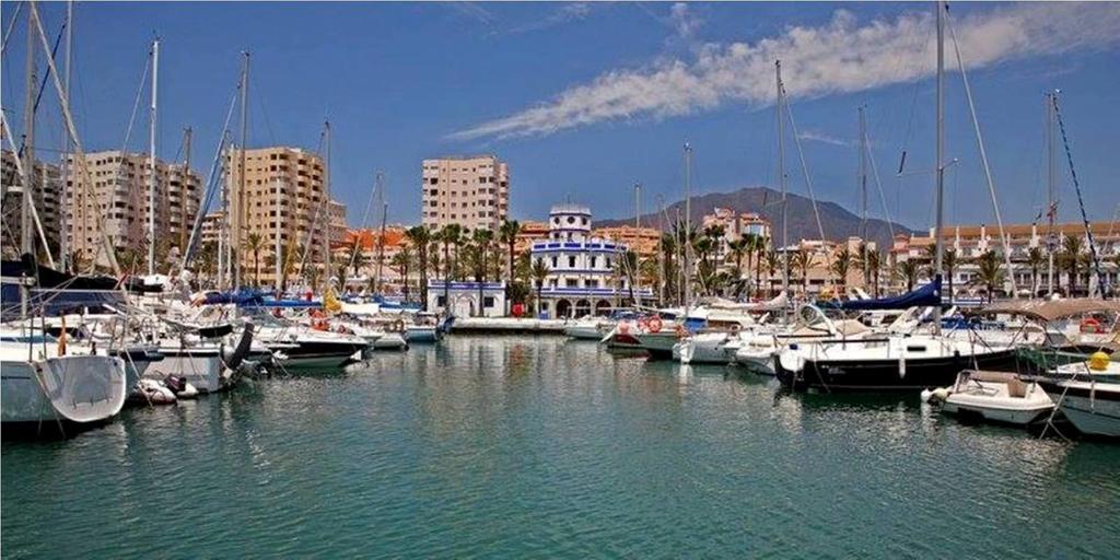 Estepona Marinaアパートメント エクステリア 写真